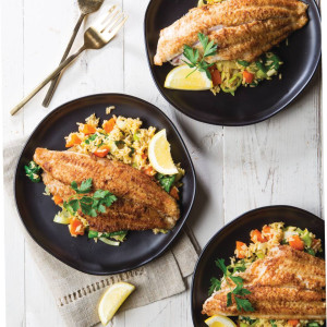 Whole catfish with rice and vegetables